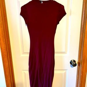 Fashion Nova bodycon burgundy dress with lining shirt sleeve and slit on leg XS